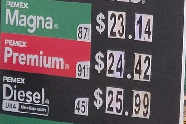 El precio de las gasolinas subió al menos 10% en promedio este lunes, después de que el petróleo se encareció tras el conflicto en Irán