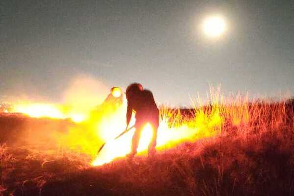 La noche del miércoles 4 de marzo se registró la tercera jornada de incendios forestales en el Cerro Zapotecas de San Pedro Cholula, Puebla
