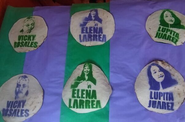 Por el #8M, tres poblanas son homenajeadas con tacos en Taquería Viviana 