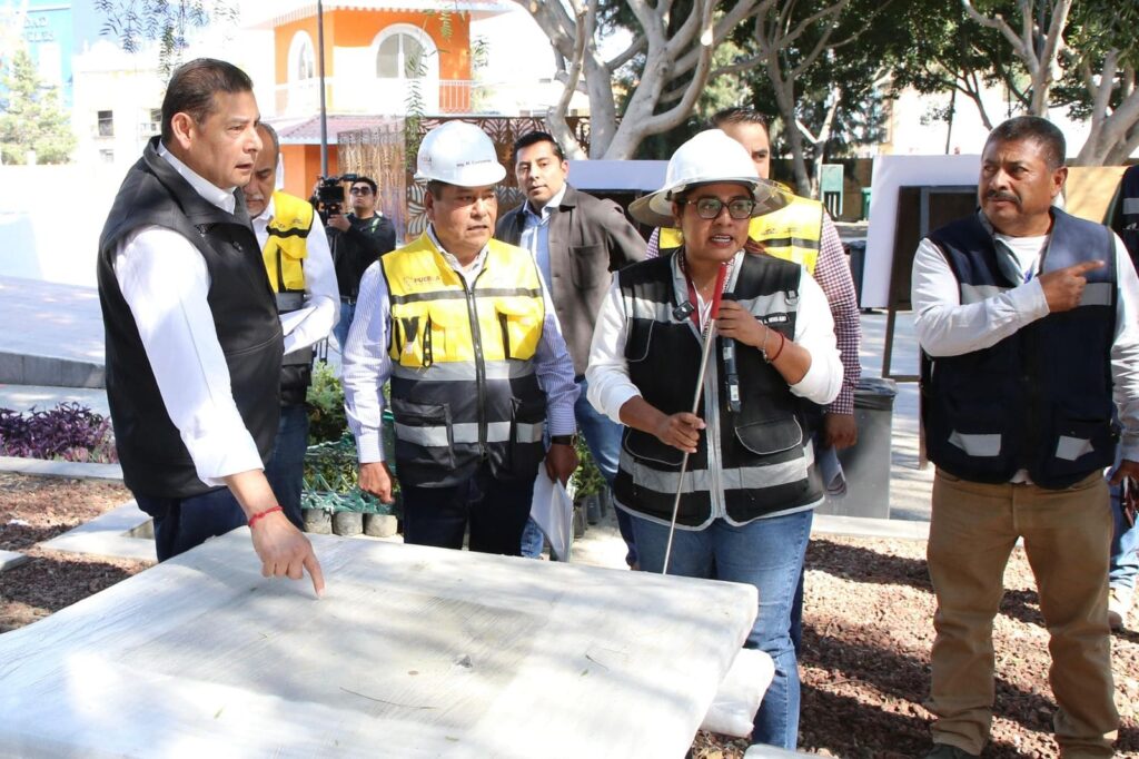Avanzan trabajos de rehabilitación en el Paseo Bravo y de imagen urbana en 11 y 13 Sur: Gobierno de Puebla