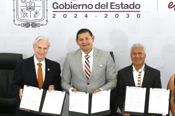 Convenio entre SEP y UDLAP impulsa profesionalización de trabajadores de la educación